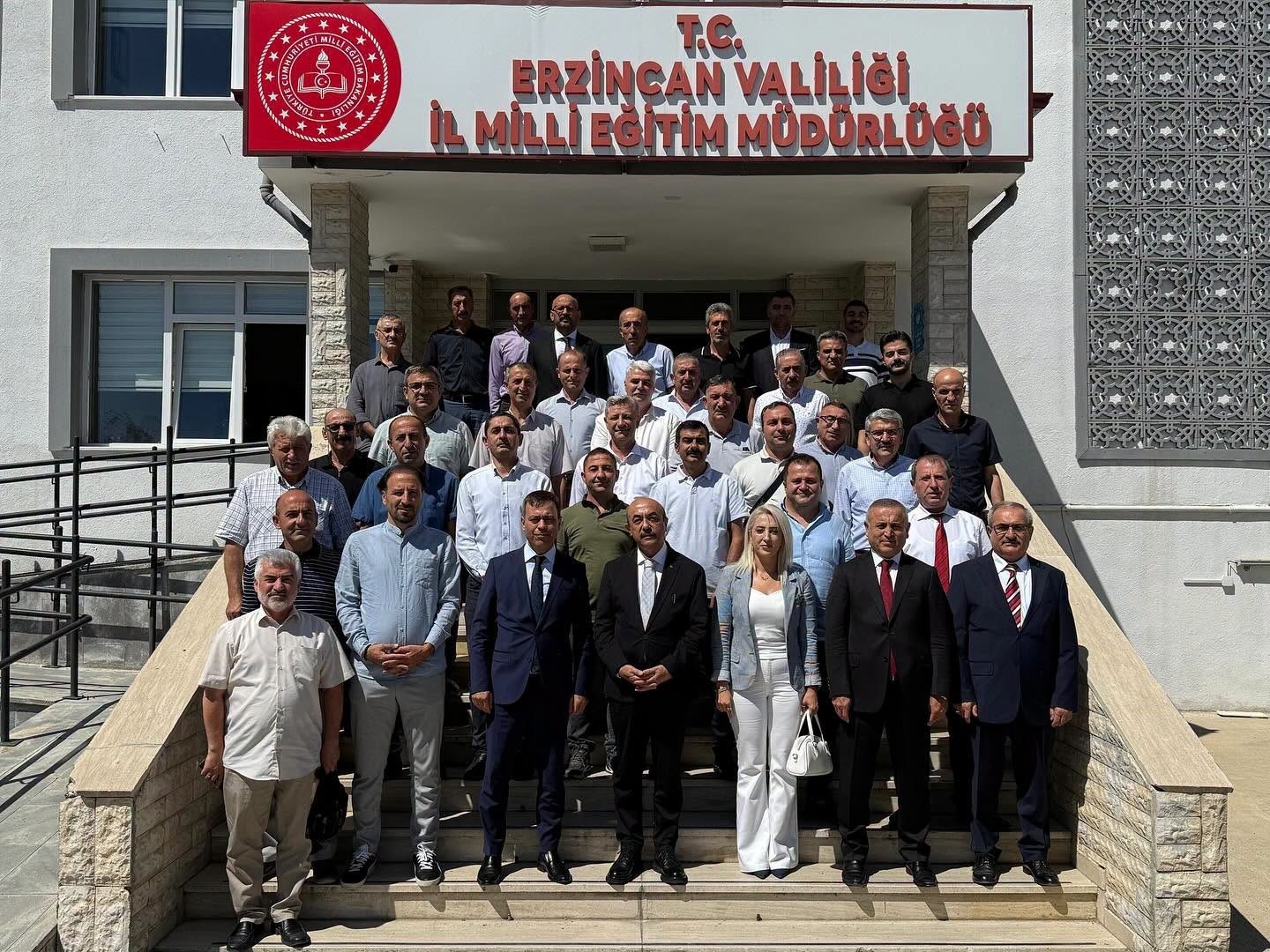 erzincan-da-ilkokul-mudurleriyle-yeni-egitim-ogretim-yili-toplantisi-yapildi
