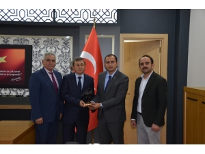 "Dumlupınar İlçemizi Tarihte Hak Ettiği Şekilde Tanıtmaya Devam Edeceğiz"