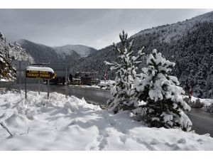 Zigana Dağı Beyaz Gelinliğini Giydi