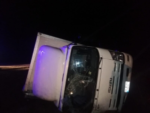 Kamyonet Yan Yattı: 1 Yaralı