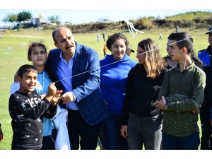 Çocuk Evleri Sitesi Sakinleri, Uçurtma Şenliğinde Eğlendi