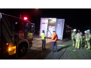 Silivri’de Kepek Yüklü Tırın Lastikleri Alev Aldı