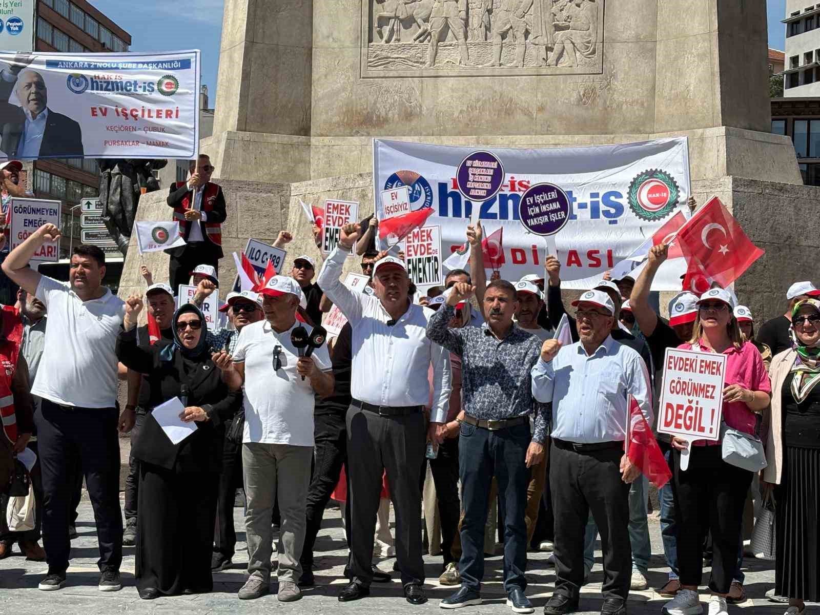 hak-is-ten-ev-iscileri-icin-cagri-ev-isi-de-istir-ev-iscisi-de-iscidir