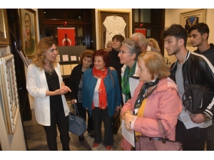 Atatürk Müzesini Ziyaret Edenler Gözyaşlarına Hakim Olamadı