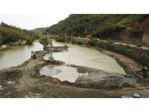 Sera Gölü’nü Çamur Ve Balçıktan Temizlemek İçin Yürütülen Çalışmalar Sürüyor