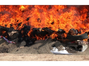 Afganistan’da 28 Ton Uyuşturucu Yakılarak İmha Edildi