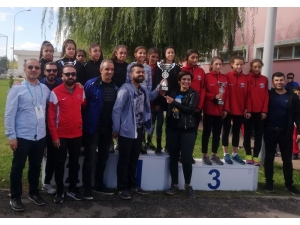 Van Büyükşehir Belediyesi Atletizm Dalında Finallerde