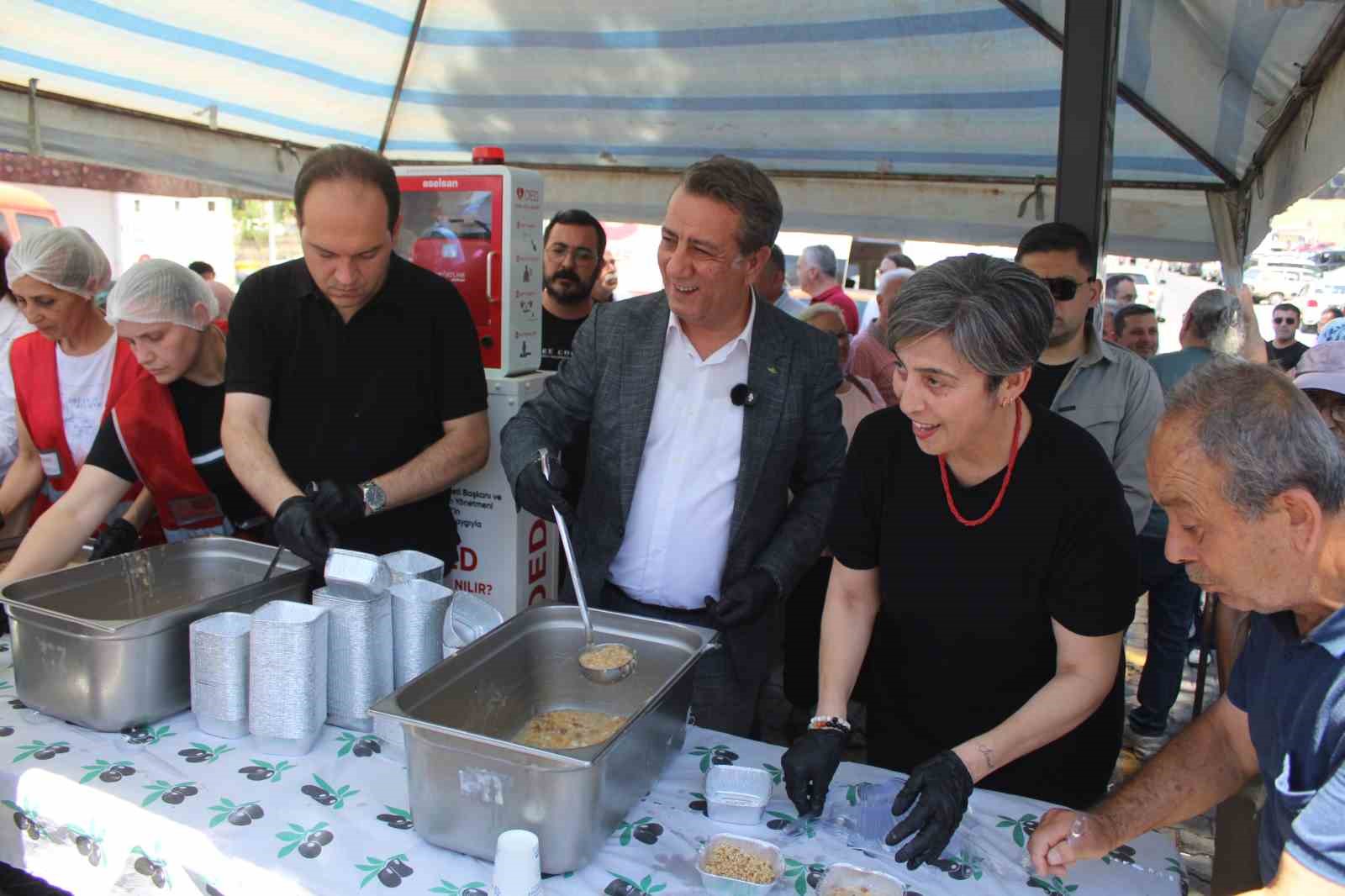 efeler-den-3-bin-kisilik-asure-hayri