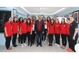 “Poyrazın Kızları”ndan Millî Gurur