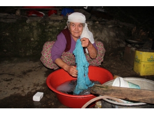 Parasızlıktan Değil, Elektriksizlikten İlk Çağları Yaşıyorlar