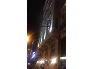 İstiklal Caddesi’nde Otel Yangını Paniğe Sebep Oldu