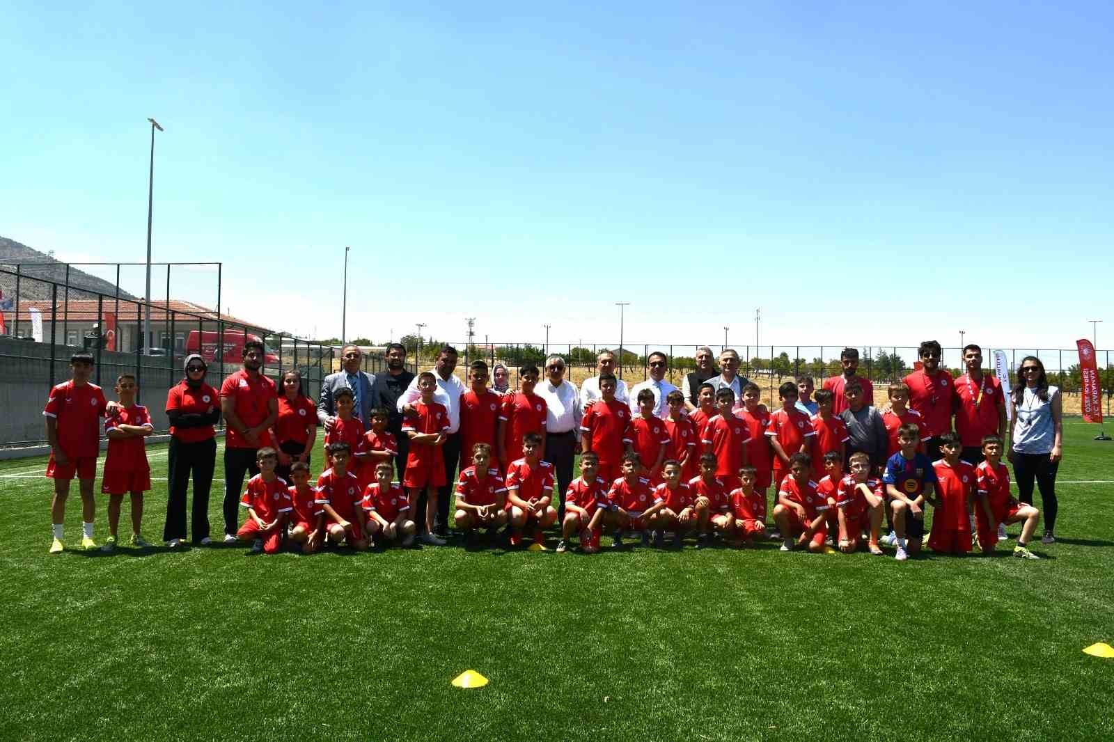 karaman-in-kazimkarabekir-ilcesinde-yaz-futbol-kursu-acildi