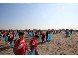 Mersin’de Sahil Temizliği Yapıldı