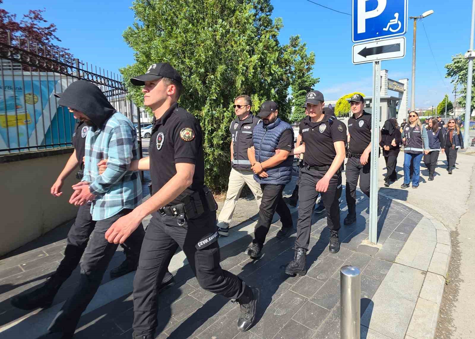 duzce-de-staj-dolandiriciliginda-9-tutuklama
