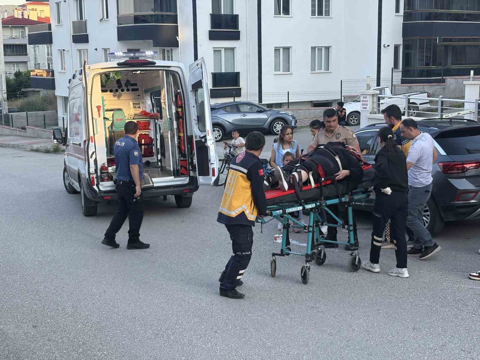 uc-tekerlekli-motosikletten-dusen-kadin-yaralandi