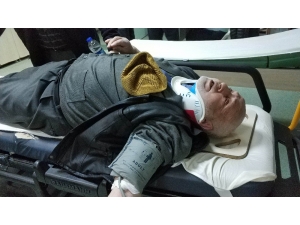 Camiye Giderken Kamyonet Çarptı