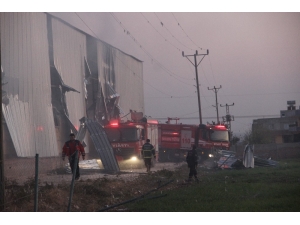 Çırçır Fabrikasında Korkutan Yangın: Tonlarca Pamuk Kül Oldu