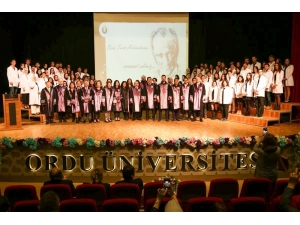 Tıp Öğrencileri Beyaz Önlük Giydi