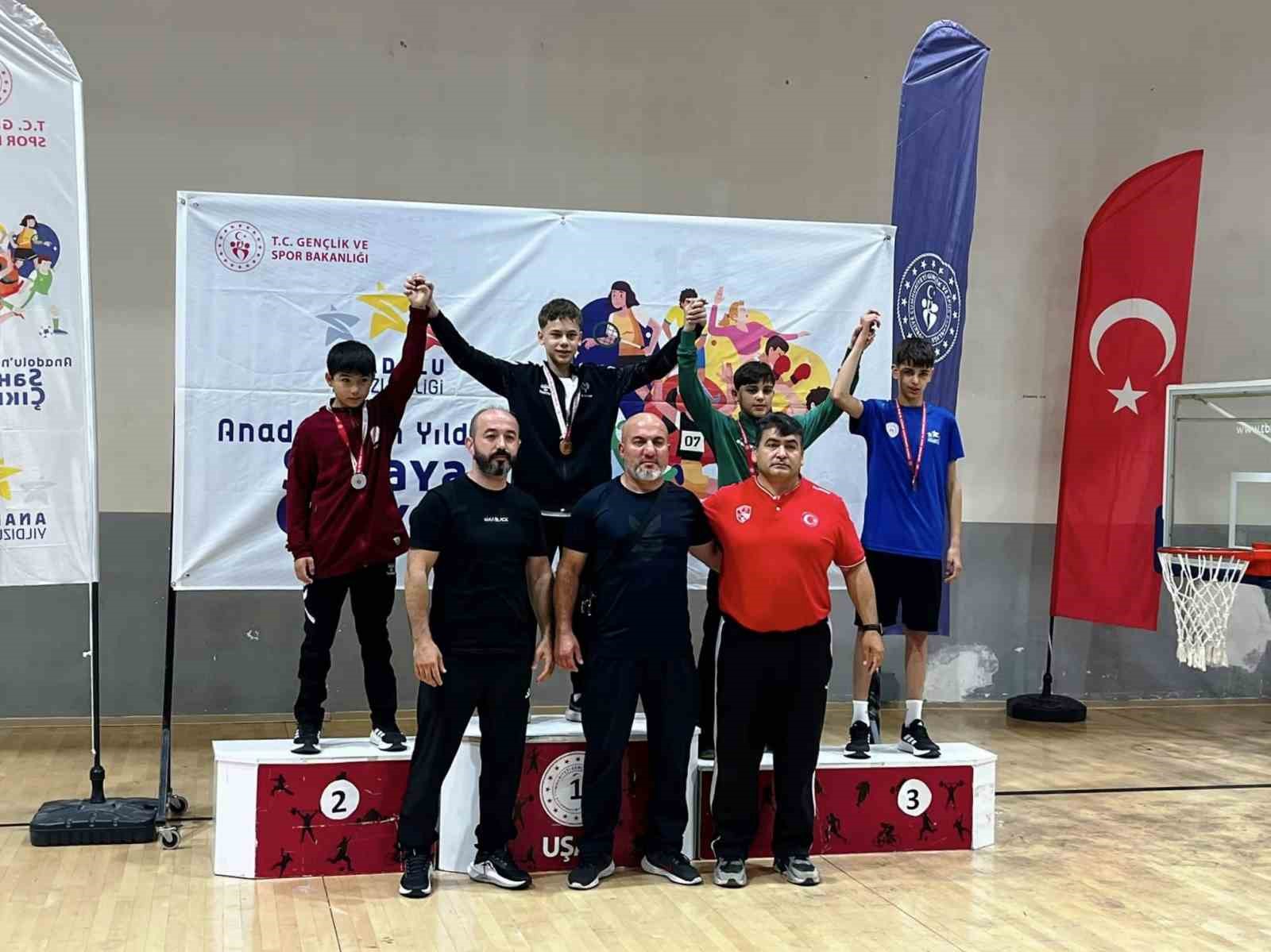 yunusemreli-gurescilerden-usak-tan-3-madalya