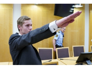 Norveç’teki Cami Saldırısının Sorumlusu Mahkemede Nazi Selamı Verdi