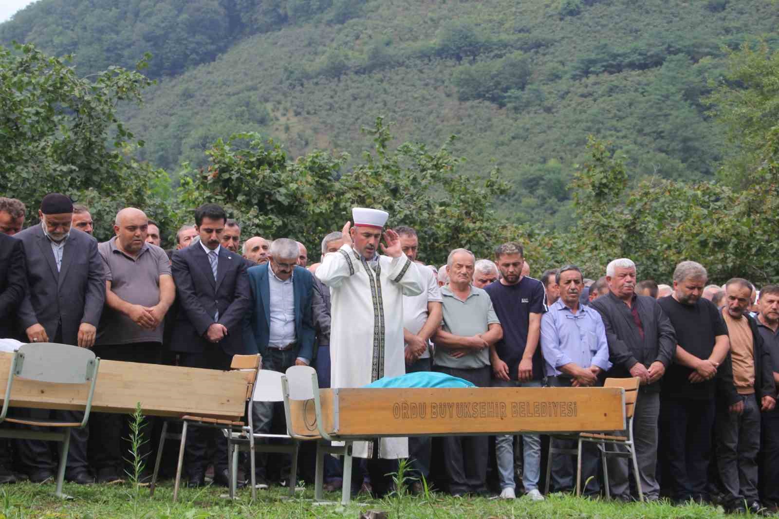 ayni-eve-gelin-gittiler-birlikte-vefat-ettiler
