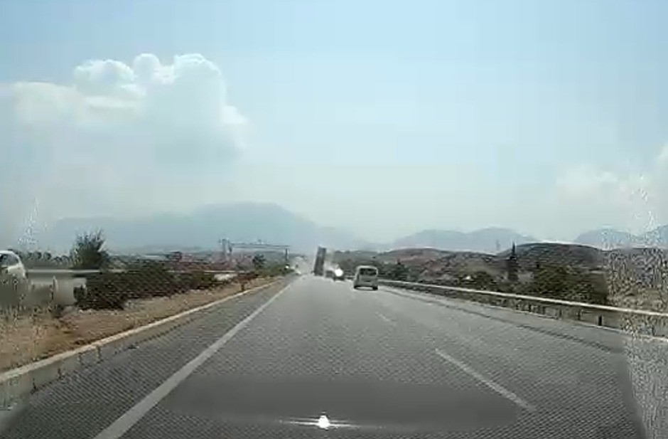 tirin-acik-unutulan-tiri-dorsesi-eds-levhasini-yerinden-soktu
