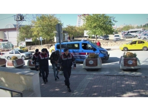 Elazığ’da Hırsızlık Şüphelisi 3 Şahıs Yakalandı