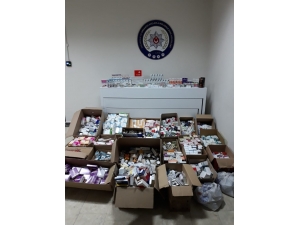 Elazığ Polisi 21 Bin Adet Kaçak Ürün Ele Geçirdi