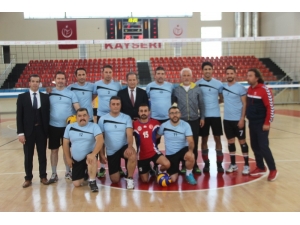 Türkiye Öğretmenler Kupası İç Anadolu Voleybol Turnuvası Kayseri’de Başladı