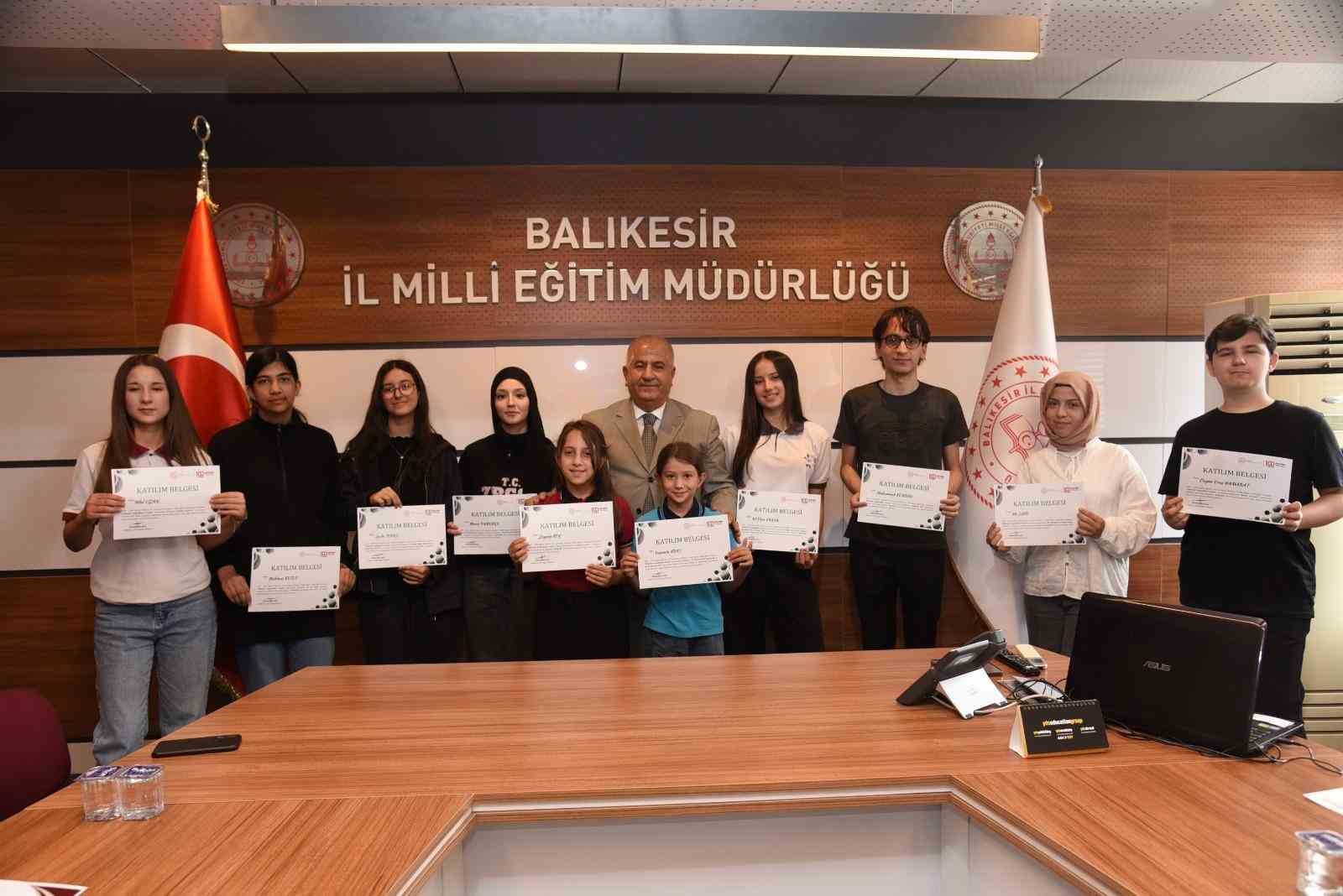 balikesir-de-basarili-ogrenciler-odullendirildi