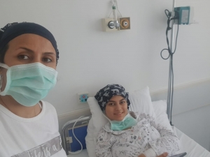 Bir Öksürükle Başladı