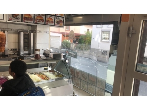 Alman Irkçılar, Türk Lokantasına Saldırdı