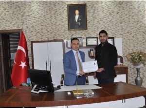 Kaymakam Koç’tan Emniyet Amiri Bingöl’e Başarı Belgesi