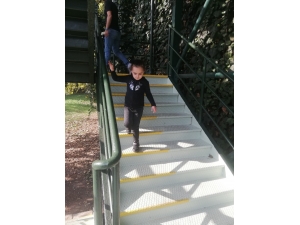 İzmit’te Merdivenler Bakımdan Geçiyor