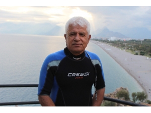 Balon Balıkları Midyeyi Böyle Parçaladı