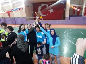 Sarıkamış’ta Sultanlara Kupa Ve Madalya Verildi