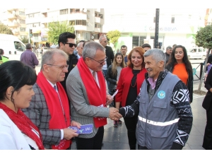 Vali Deniz Organ Bağışı İçin Broşür Dağıttı