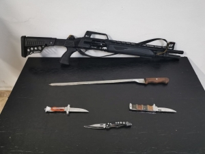 Jandarma Uyuşturucu Ve Silah Ele Geçirdi