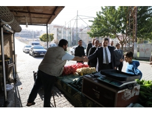 Canpolat Vatandaşın Taleplerini Yerinde Dinliyor