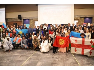 Yabancı Öğrenciler, İstiklal Marşı Okudu