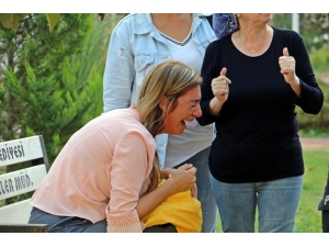 Antalya’da Taksici İle Gözü Yaşlı İranlı Turist Tartışması