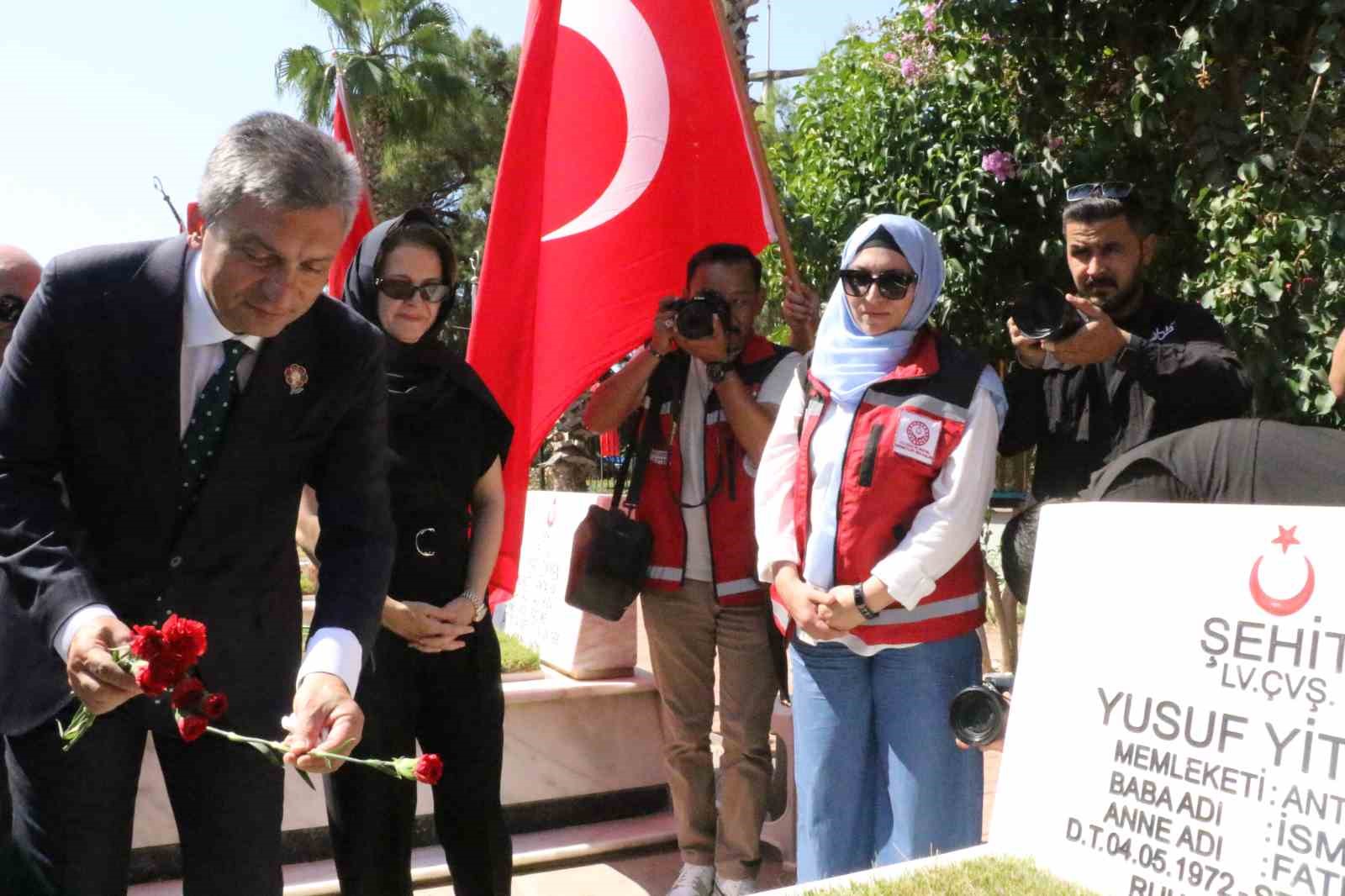 15-temmuz-sehidi-annesi-onuncu-yilindayiz-sehidimiz-gururumuz-onurumuz-oglumuz-her-seyimiz