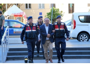 Turistlere Sahte Rapor Düzenleyen Ve Uyuşturucu Bağımlılarına Hap Satan Doktor Adliyede