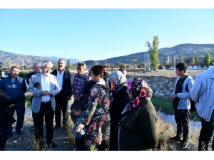 Koku Sorununu Dile Getiren Vatandaşlardan Başdeğirmen’e: “Çok Seneler Bekledik, Hiçbir Sonuç Alamadık, Yaparsanız Siz Yaparsınız”