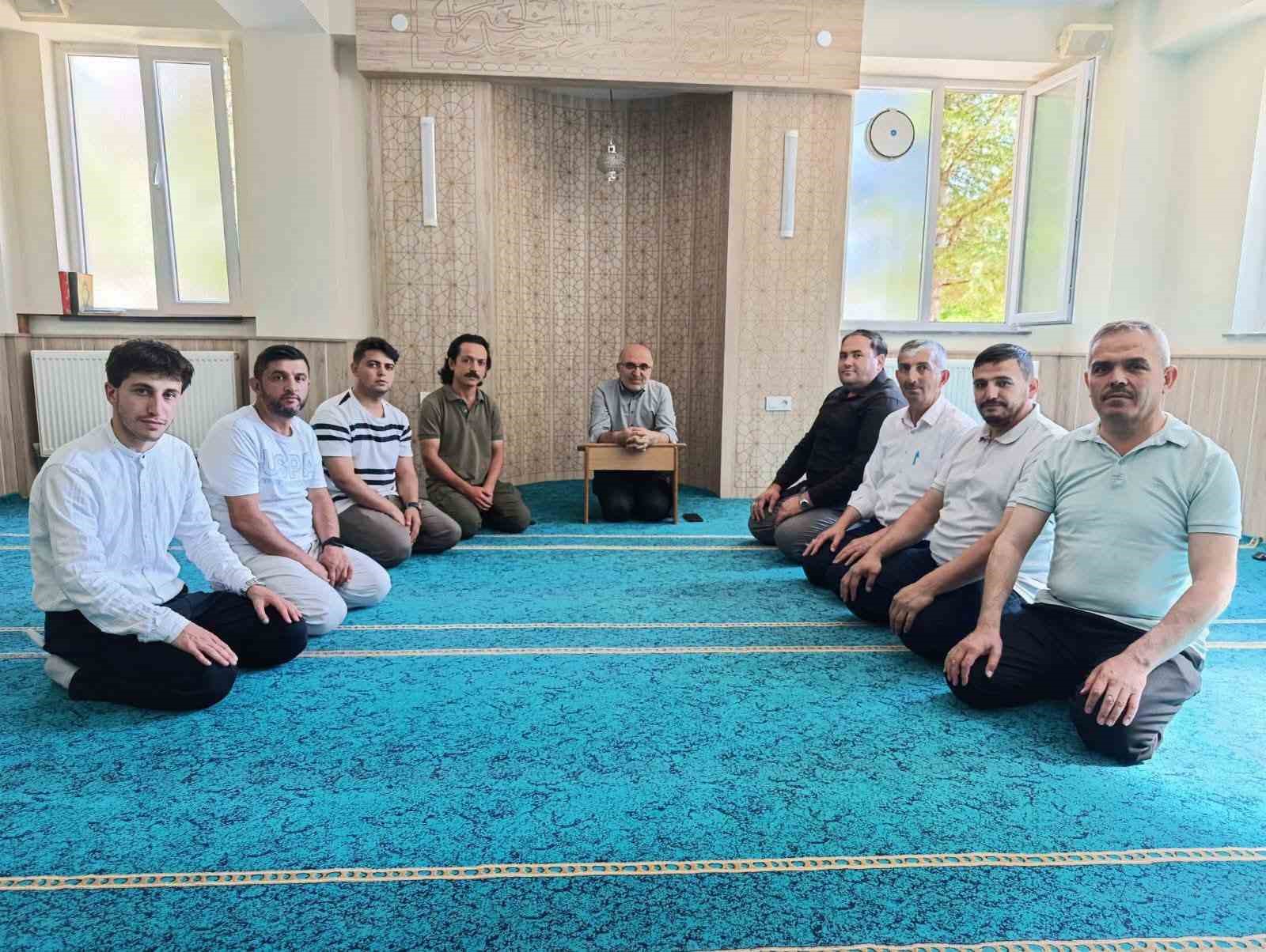 afyonkarahisar-da-kitap-oku-yorum-projesi-devam-ediyor