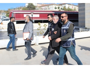 Müebbet Ve 77 Yıl Hapis Cezasıyla Aranan Zanlı Yakalandı