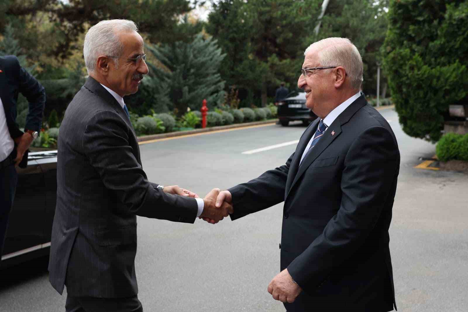 bakan-guler-bakan-uraloglu-ile-gorustu
