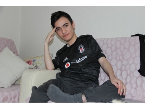 Dmd Hastası Genç: "Ölmek İstemiyorum"