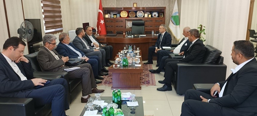 iran-buyukelcisi-habibollahzadeh-ten-hakkari-de-ekonomi-temaslari