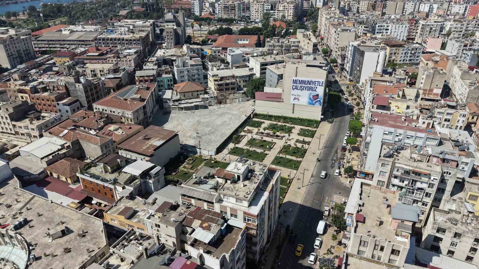 mersin-de-zafer-carsisinda-donusum-suruyor